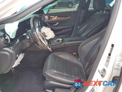 Zdjęcie 7 z 12 samochodu: 2020 MERCEDES-BENZ E 63 AMG-S 4MATIC VIN:WDDZF8KB6LA747111 - miniatura