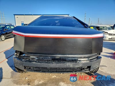 Piąte zdjęcie samochodu w środku: 2024 TESLA CYBERTRUCK VIN:7G2CEHEE3RA026196 - miniatura