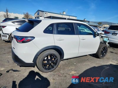 Trzecie zdjęcie samochodu z tyłu: 2024 HONDA HR-V SPORT VIN:3CZRZ1H57RM718510 - miniatura