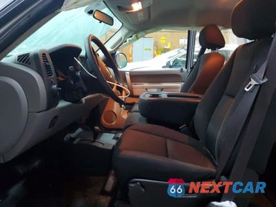 Zdjęcie 7 z 12 samochodu: 2010 CHEVROLET SILVERADO K1500 VIN:1GCSKPE32AZ216184 - miniatura