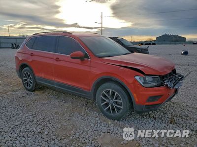Czwarte zdjęcie samochodu z boku: 2019 VOLKSWAGEN TIGUAN SE VIN:3VV3B7AX0KM131104 - miniatura