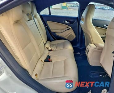 Zdjęcie 10 z 11 samochodu: 2018 MERCEDES-BENZ CLA 250 VIN:WDDSJ4EB8JN593043 - miniatura