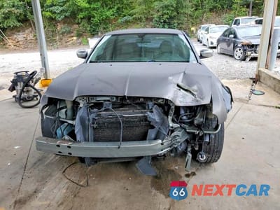 Piąte zdjęcie samochodu w środku: 2005 CHRYSLER 300 TOURING VIN:2C3JA53G45H587883 - miniatura