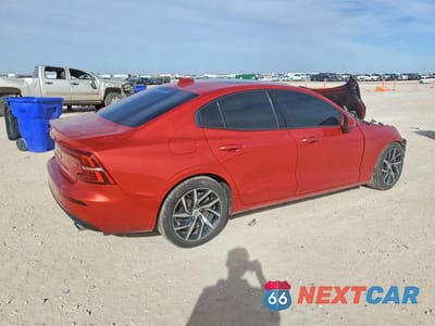 Trzecie zdjęcie samochodu z tyłu: 2019 VOLVO S60 T6 MOMENTUM VIN:7JRA22TK5KG013538 - miniatura