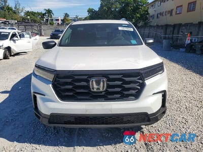 Piąte zdjęcie samochodu w środku: 2025 HONDA PILOT SPORT VIN:5FNYG2H35SB009628 - miniatura