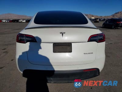 Zdjęcie 6 z 11 samochodu: 2022 TESLA MODEL Y VIN:7SAYGDEF5NF538191 - miniatura
