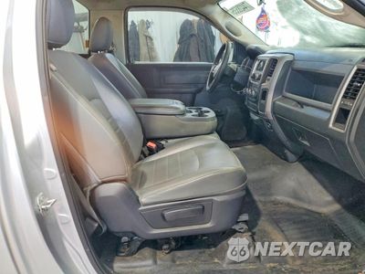 Zdjęcie 10 z 12 samochodu: 2017 RAM 1500 ST VIN:3C6JR6AGXHG783304 - miniatura