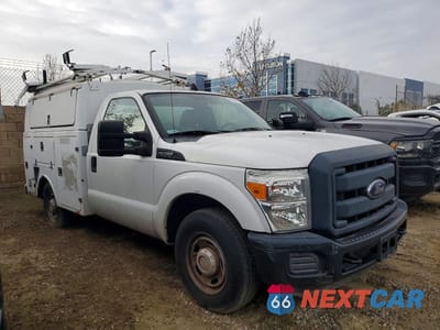 Czwarte zdjęcie samochodu z boku: 2013 FORD F350 SD UTILITY TRUCK ** PRIOR FLEET ** VIN:1FDRF3A68DEB92654 - miniatura