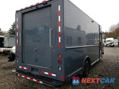 Trzecie zdjęcie samochodu z tyłu: 2019 FORD F-59 - STEP VAN *** CLEAN TITLE * PRIOR FLEET *** VIN:1FC3E4K67KDC48782 - miniatura