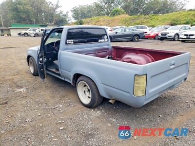 Drugie zdjęcie samochodu z przodu: 1993 TOYOTA PICKUP 1/2 TON SHORT WHEELBASE STB VIN:4TARN81A3PZ074710 - miniatura