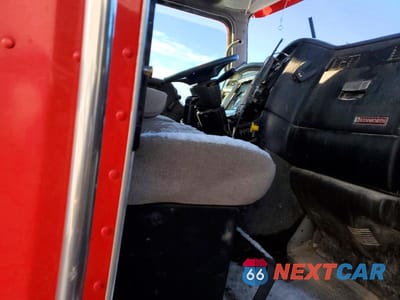Piąte zdjęcie samochodu w środku: 2007 KENWORTH W900 READY MIX TRUCK VIN:1NKWL00X97J171900 - miniatura