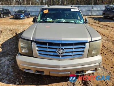 Piąte zdjęcie samochodu w środku: 2004 CADILLAC ESCALADE ESV VIN:3GYFK66N34G198336 - miniatura
