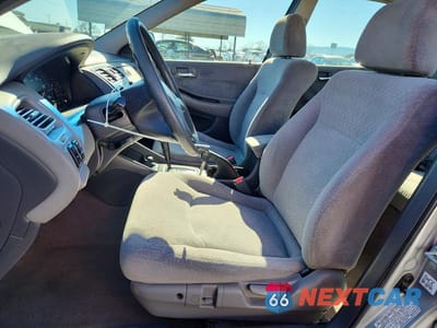 Zdjęcie 7 z 13 samochodu: 2002 HONDA ACCORD EX VIN:JHMCG66832C008215 - miniatura