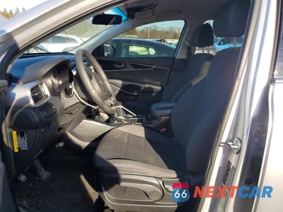 Zdjęcie 7 z 12 samochodu: 2018 KIA SORENTO LX VIN:5XYPG4A36JG425549 - miniatura
