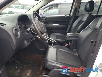 Zdjęcie 7 z 12 samochodu: 2014 JEEP COMPASS LATITUDE VIN:1C4NJDEB6ED826985 - miniatura