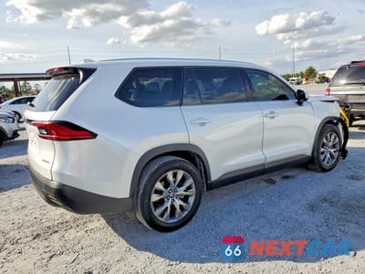 Trzecie zdjęcie samochodu z tyłu: 2024 TOYOTA GRAND HIGHLANDER XLE VIN:5TDAAAA53RS007102 - miniatura