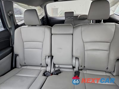 Zdjęcie 10 z 14 samochodu: 2017 HONDA PILOT TOURING VIN:5FNYF6H93HB100663 - miniatura