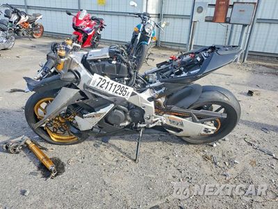 Trzecie zdjęcie samochodu z tyłu: 2024 APRILIA RSV4 1100 FACTORY VIN:ZD4KYUB08RS000937 - miniatura