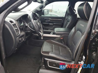 Zdjęcie 7 z 11 samochodu: 2023 RAM 1500 LARAMIE VIN:1C6RREJT6PN545868 - miniatura
