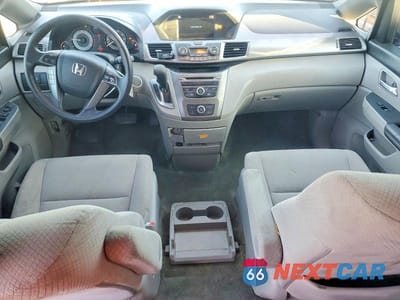 Zdjęcie 8 z 14 samochodu: 2017 HONDA ODYSSEY LX VIN:5FNRL5H25HB017505 - miniatura