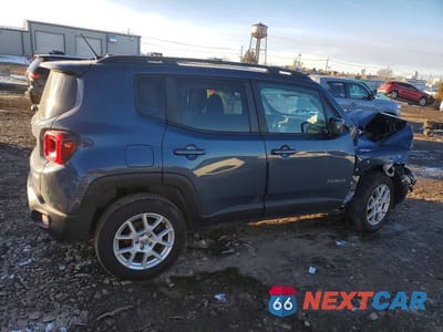 Trzecie zdjęcie samochodu z tyłu: 2021 JEEP RENEGADE LATITUDE VIN:ZACNJDB11MPM20542 - miniatura