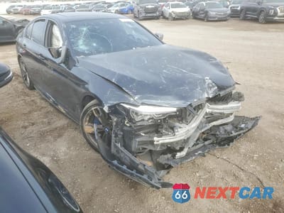 Czwarte zdjęcie samochodu z boku: 2019 BMW M550XI VIN:WBAJB9C52KB465023 - miniatura