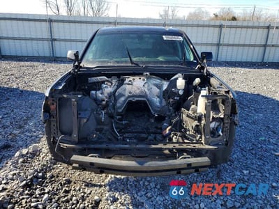 Piąte zdjęcie samochodu w środku: 2017 CHEVROLET SUBURBAN C1500 LS VIN:1GNSCGKC0HR343339 - miniatura