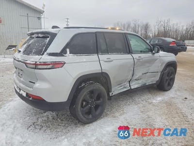 Trzecie zdjęcie samochodu z tyłu: 2024 JEEP GRAND CHEROKEE LIMITED VIN:1C4RJHBGXR8944383 - miniatura