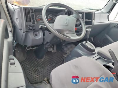 Zdjęcie 8 z 13 samochodu: 2016 ISUZU NPR BOX TRUCK VIN:54DB4W1B9GS806266 - miniatura