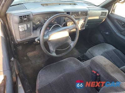 Zdjęcie 8 z 12 samochodu: 1995 GMC SONOMA VIN:1GTCS19ZXS8515767 - miniatura