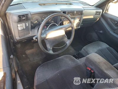 Zdjęcie 8 z 12 samochodu: 1995 GMC SONOMA VIN:1GTCS19ZXS8515767 - miniatura