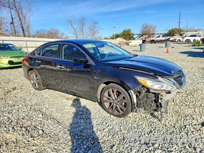 Czwarte zdjęcie samochodu z boku: 2017 NISSAN ALTIMA 2.5 VIN:1N4AL3AP5HN325725 - miniatura