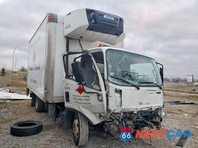Czwarte zdjęcie samochodu z boku: 2020 ISUZU NPR XD REFRIGERATED BOX TRUCK VIN:JALC4W165L7K00843 - miniatura