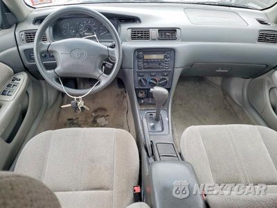 Zdjęcie 8 z 12 samochodu: 2000 TOYOTA CAMRY LE VIN:4T1BF28K7YU102730 - miniatura
