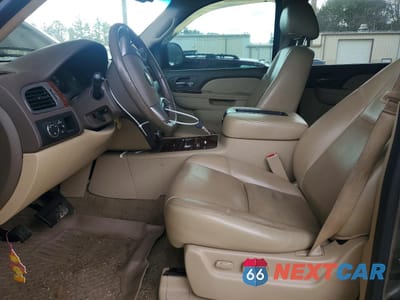 Zdjęcie 7 z 12 samochodu: 2014 CHEVROLET TAHOE C1500 LTZ VIN:1GNSCCE03ER152486 - miniatura