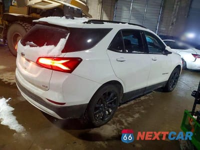 Trzecie zdjęcie samochodu z tyłu: 2023 CHEVROLET EQUINOX RS VIN:3GNAXMEGXPS144159 - miniatura