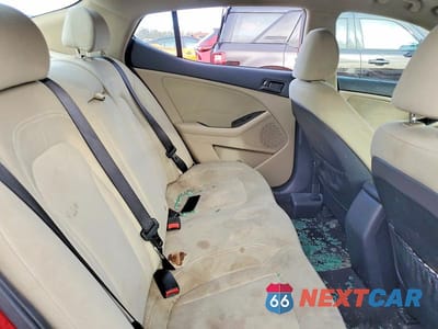 Zdjęcie 10 z 11 samochodu: 2011 KIA OPTIMA LX VIN:KNAGM4A78B5121268 - miniatura