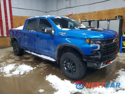 Czwarte zdjęcie samochodu z boku: 2024 CHEVROLET SILVERADO K1500 ZR2 VIN:3GCUDHEL6RG101172 - miniatura