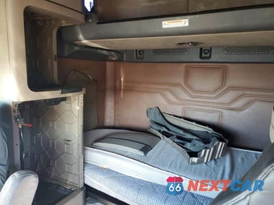 Zdjęcie 6 z 10 samochodu: 2009 FREIGHTLINER CASCADIA SEMI TRUCK VIN:1FUJGLDR29LAL8539 - miniatura