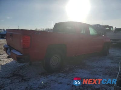 Trzecie zdjęcie samochodu z tyłu: 2018 CHEVROLET SILVERADO K1500 LT VIN:1GCVKREC3JZ115440 - miniatura