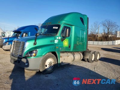 2018 FREIGHTLINER CASCADIA 125 SEMI TRUCK 3AKJGLDR7JSJV0730 - główne zdjęcie licytacji z USA - miniatura