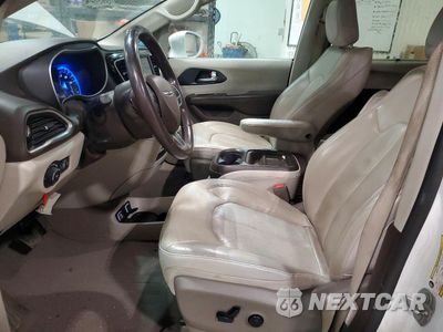Zdjęcie 7 z 13 samochodu: 2020 CHRYSLER PACIFICA TOURING L VIN:2C4RC1BG1LR131821 - miniatura