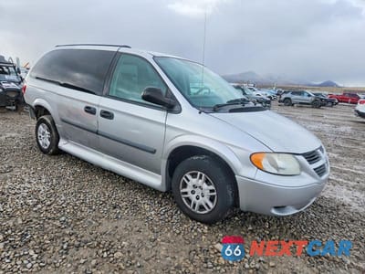 Czwarte zdjęcie samochodu z boku: 2005 DODGE GRAND CARAVAN SE VIN:1D4GP24R75B204713 - miniatura