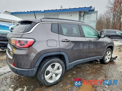 Trzecie zdjęcie samochodu z tyłu: 2018 JEEP COMPASS LATITUDE VIN:3C4NJDBB3JT138998 - miniatura