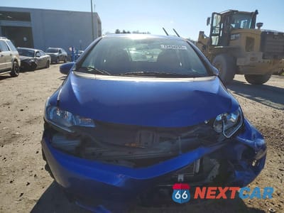 Piąte zdjęcie samochodu w środku: 2015 HONDA FIT LX VIN:3HGGK5H58FM756219 - miniatura