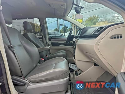 Piąte zdjęcie samochodu w środku: 2012 VOLKSWAGEN ROUTAN SE VIN:2C4RVABG5CR354258 - miniatura