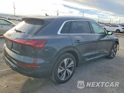 Trzecie zdjęcie samochodu z tyłu: 2024 AUDI Q8 E-TRON PREMIUM VIN:WA14AAGE7RB010767 - miniatura