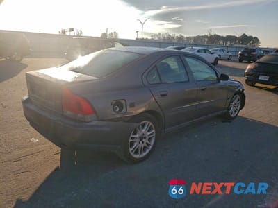 Trzecie zdjęcie samochodu z tyłu: 2004 VOLVO S60 2.5T VIN:YV1RS59V242402023 - miniatura