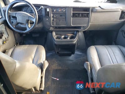 Zdjęcie 8 z 13 samochodu: 2007 CHEV EXPRESS G2500 VIN:1GCGG25V871109790 - miniatura