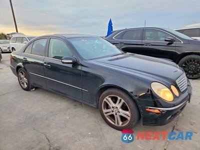 Czwarte zdjęcie samochodu z boku: 2006 MERCEDES-BENZ E 350 VIN:WDBUF56J36A863356 - miniatura